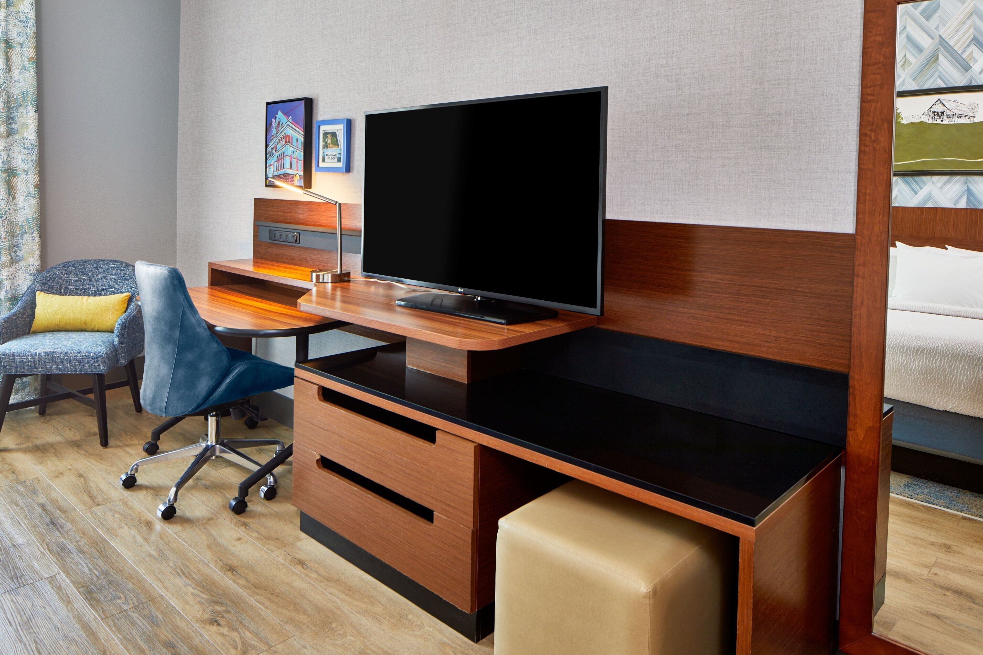 in-room safe, desk, laptop workspace, soundproofing