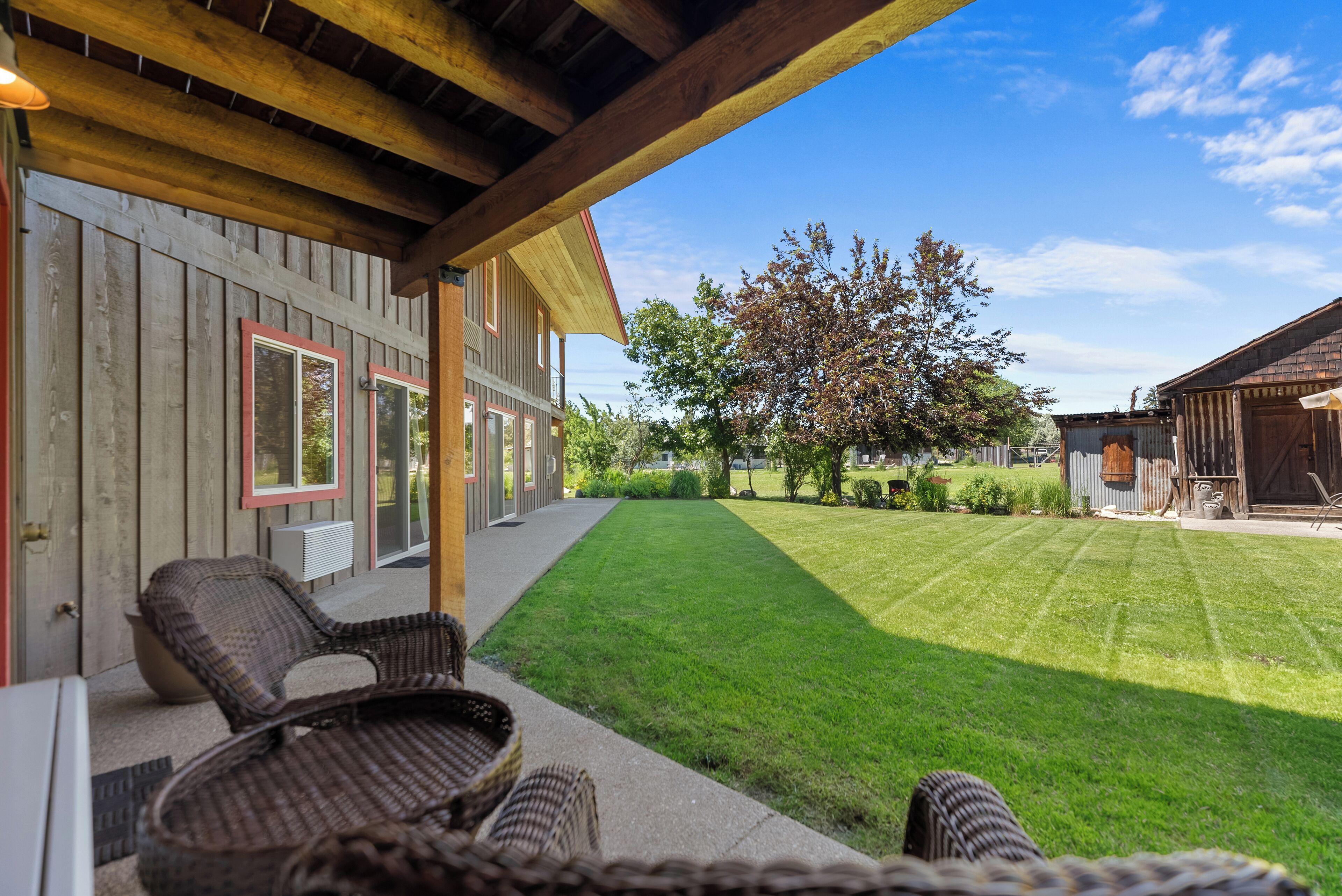 deluxe room, 2 queen beds, valley view | terrace/patio