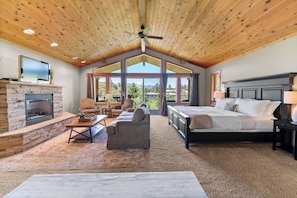 Luxury Studio Suite, Fireplace, Mountain View | Individually decorated, individually furnished, desk, laptop workspace