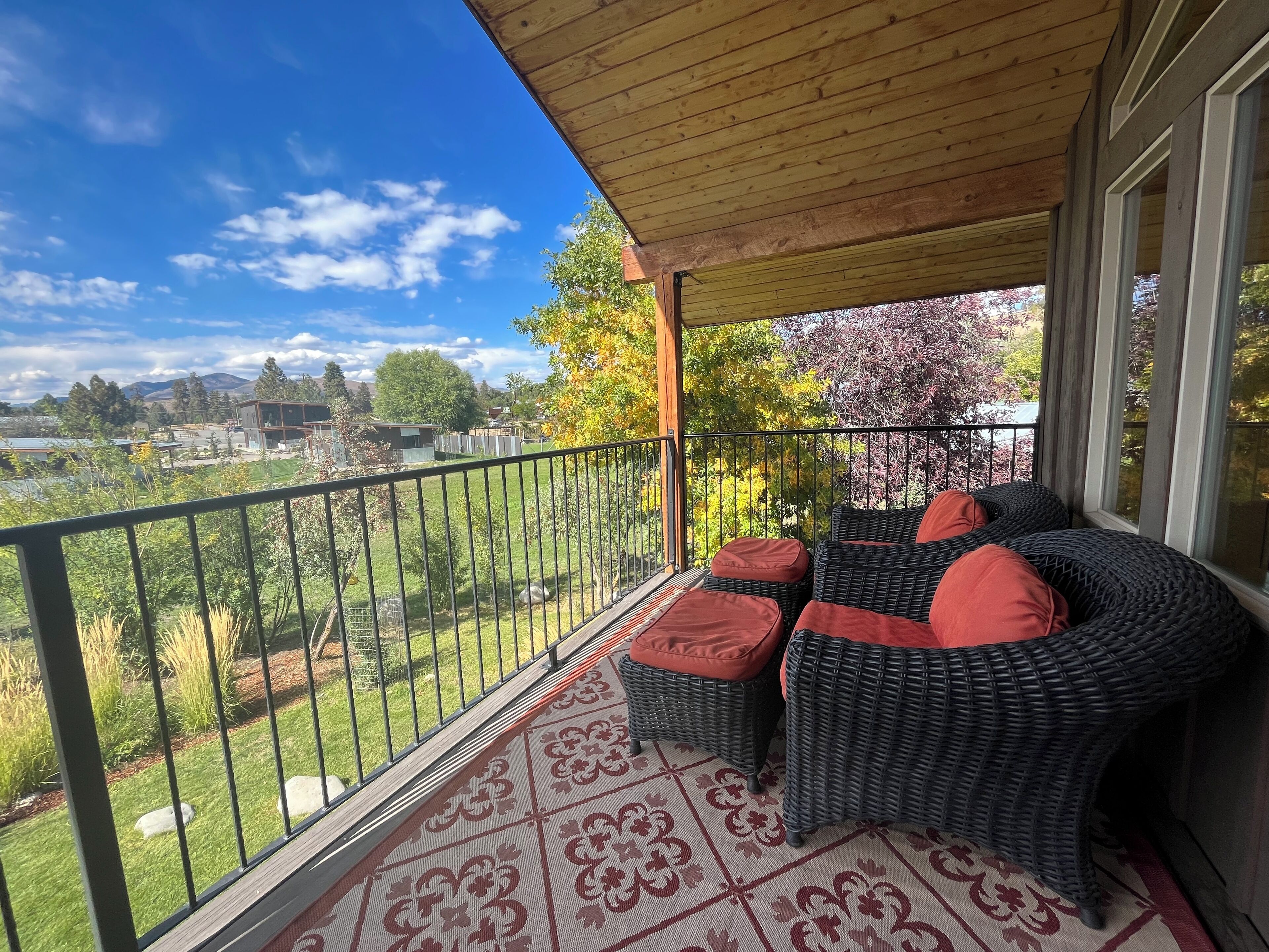 ラグジュアリー スタジオスイート 暖炉 マウンテンビュー | テラス / パティオ