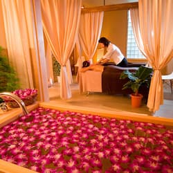 Soins corporels, soins d'aromathérapie, massages thaïs, soins du visage