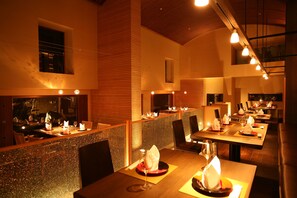 供應早餐及晚餐；日本菜