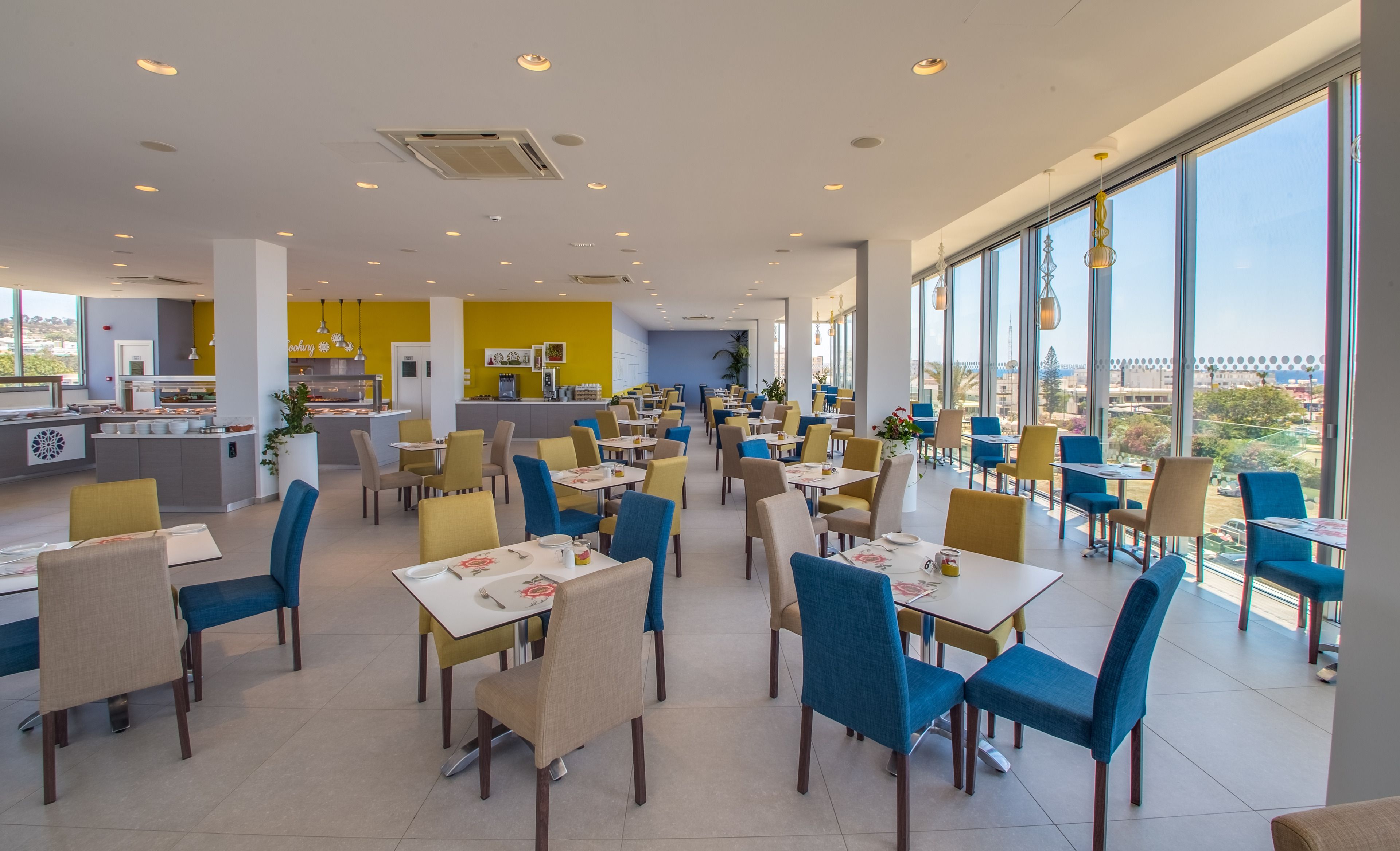 Desayuno continental incluido todos los días 