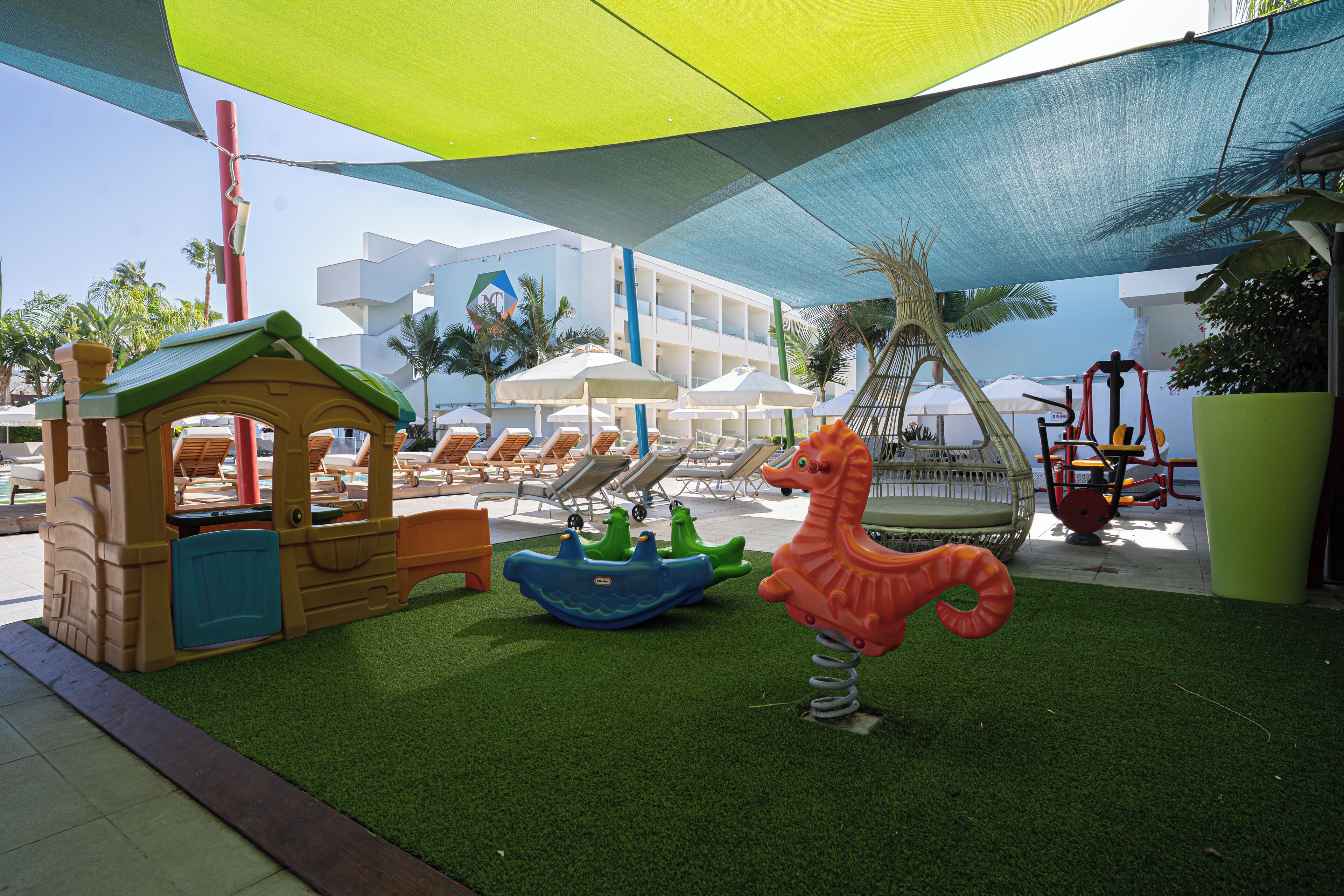 children’s play area – outdoor