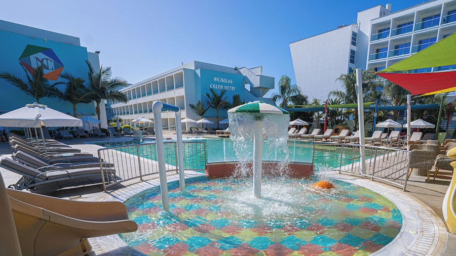 Nicholas Color Hotel