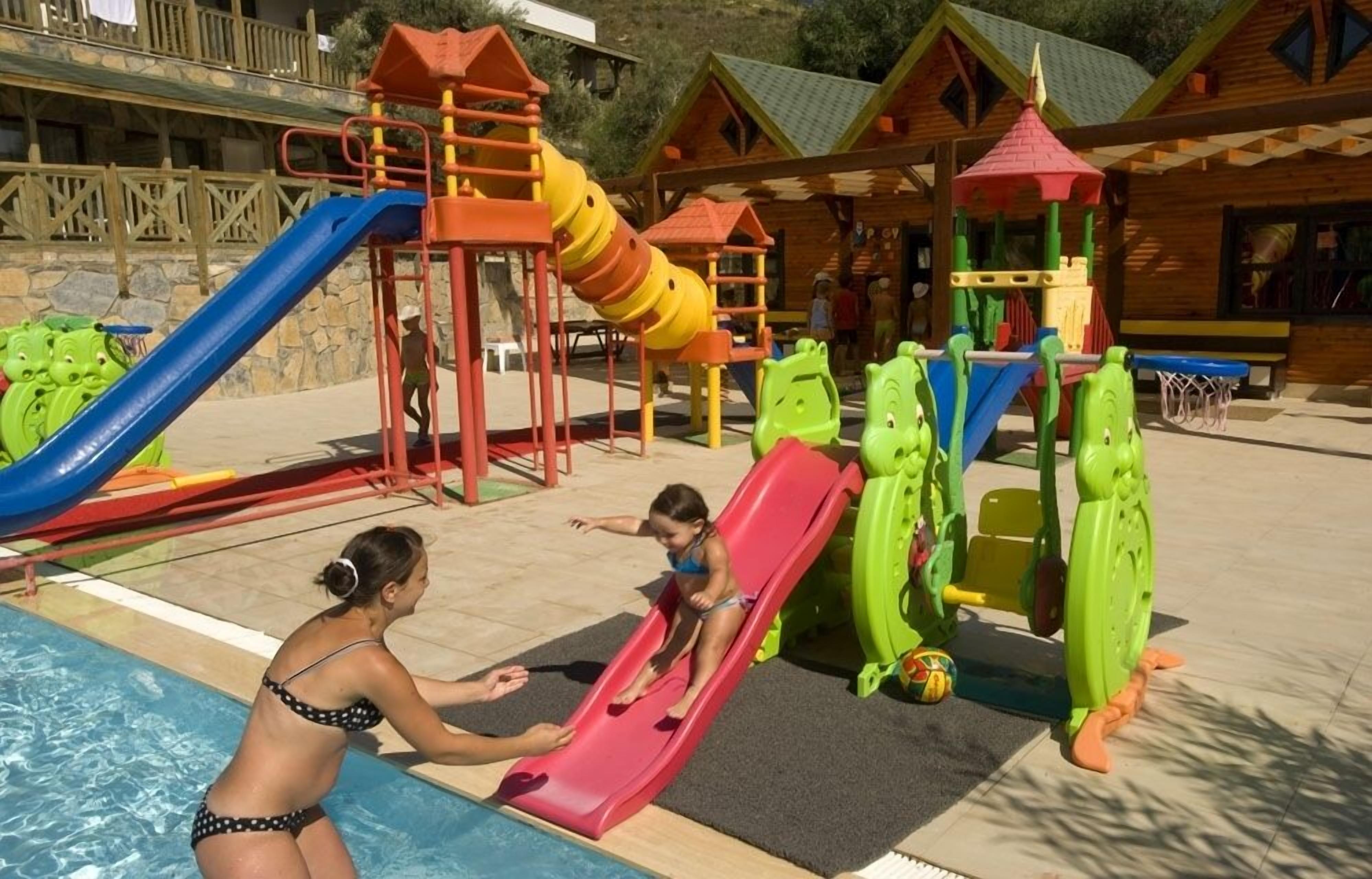 Children’s play area – outdoor
