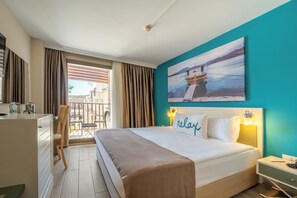 Mini-bar avec articles gratuits, coffres-forts dans les chambres