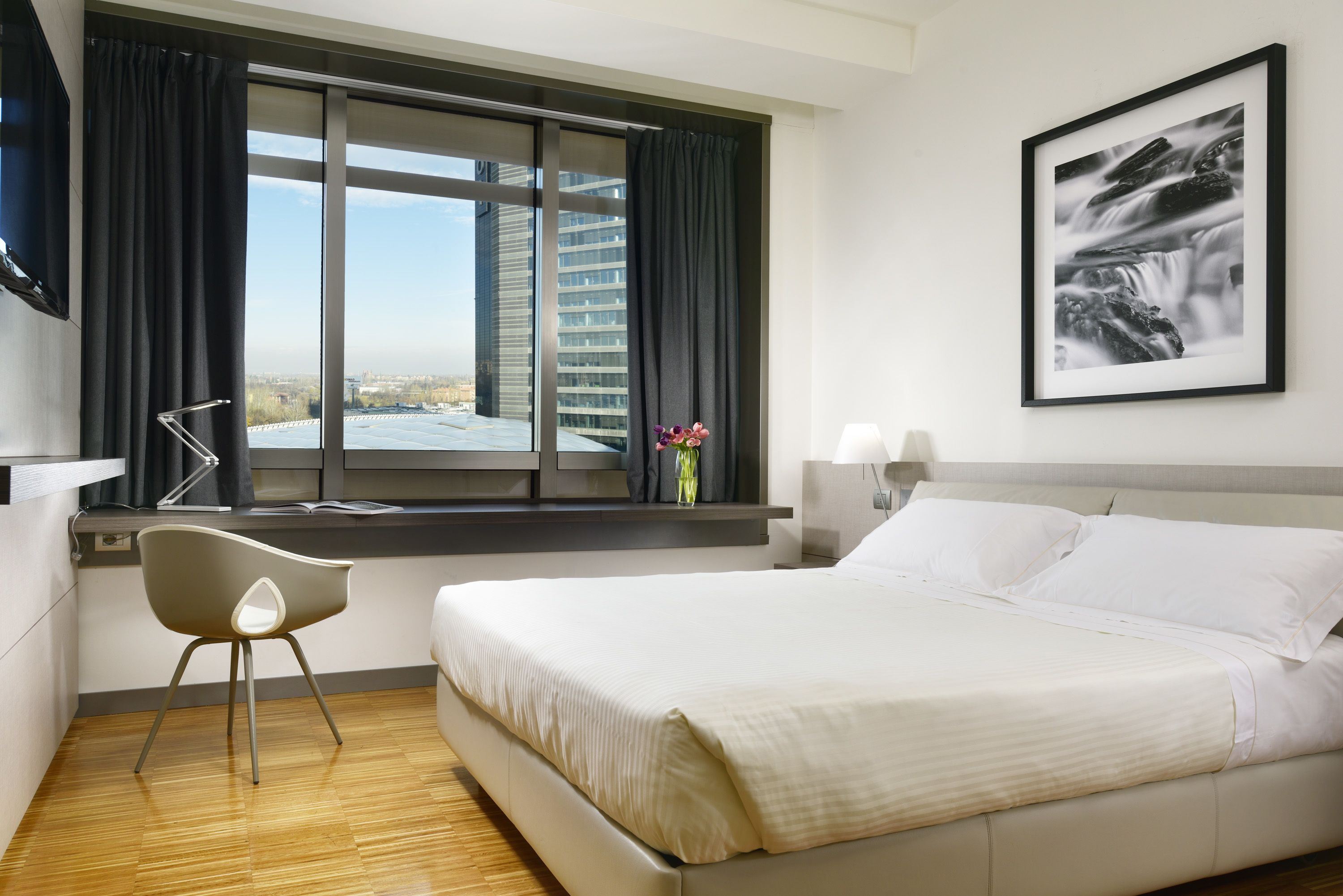 minibar, in-room safe, individually furnished, desk