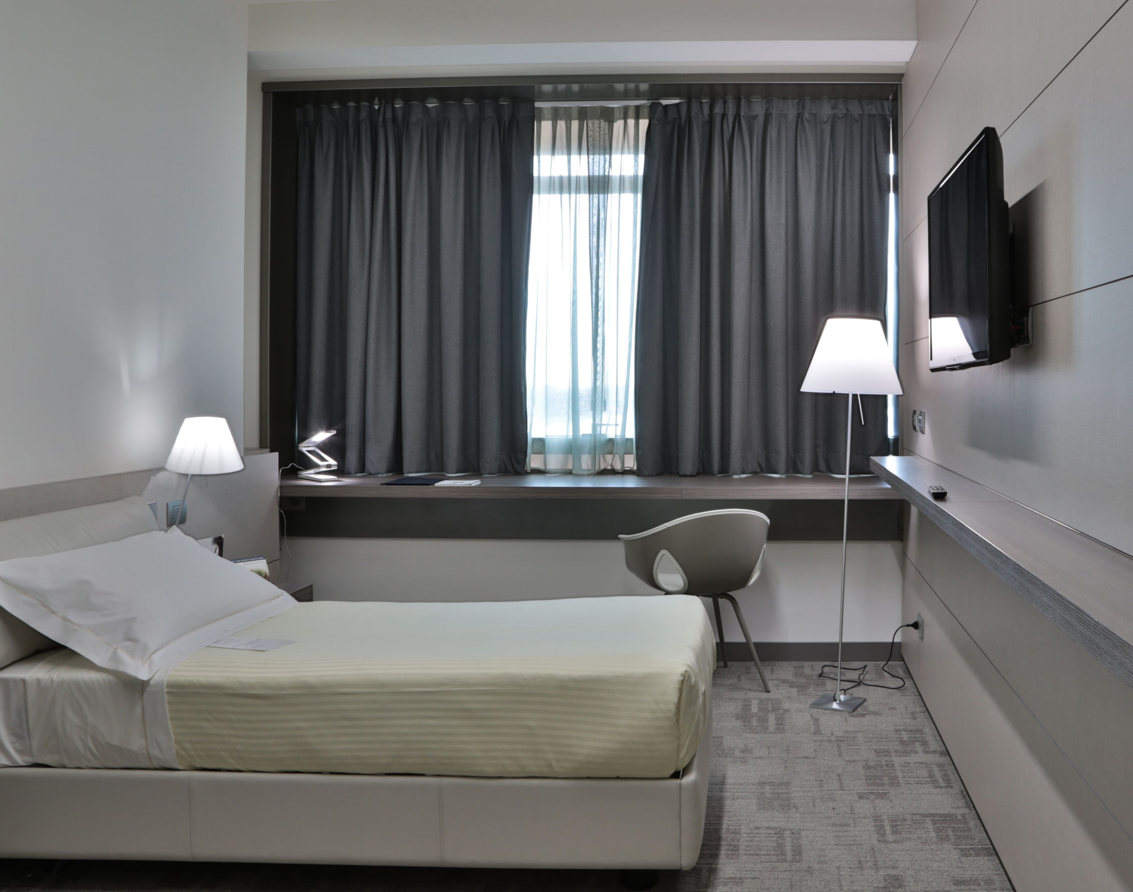 minibar, in-room safe, individually furnished, desk