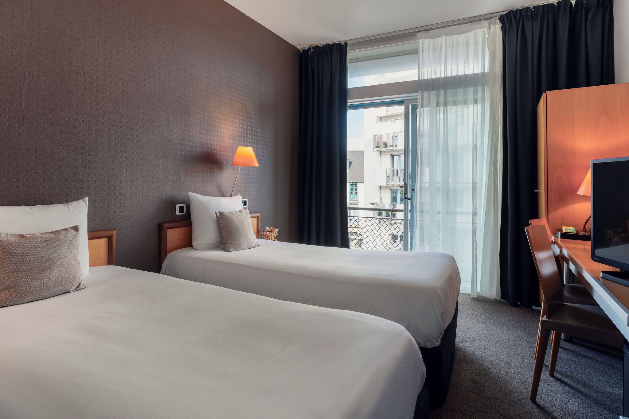 Standard Twin Room | Premium bedding, minibar, desk, blackout drapes