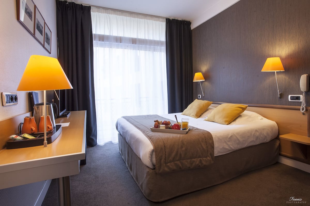Literie de qualité supérieure, minibar, bureau, rideaux occultants