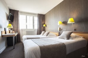 Triple Room | Premium bedding, minibar, desk, blackout curtains