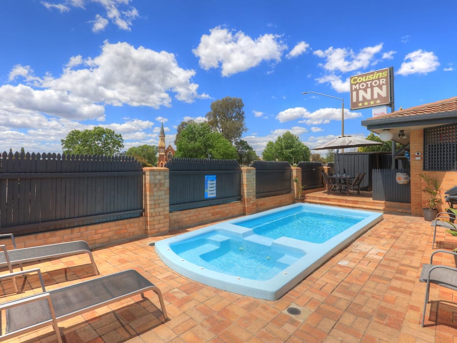 Piscine extérieure (ouverte en saison)