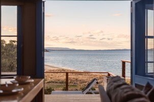 Casa de campo, 3 quartos | Área de estar | TV de plasma, livros