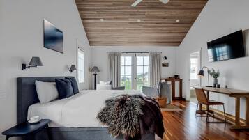 Individuell dekoriert, individuell eingerichtet, Bügeleisen/Bügelbrett