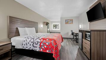 Standard Room, 1 King Bed, Non Smoking | Free WiFi, bed sheets