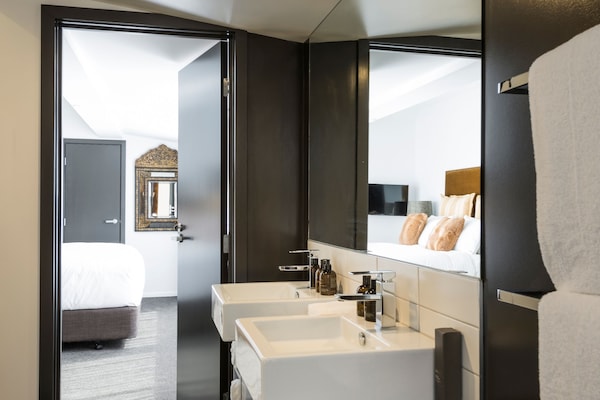Penthouse | Bathroom