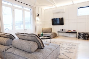 Egyptian cotton sheets, premium bedding, minibar, in-room safe - Hotel Montreal (Christchurch)