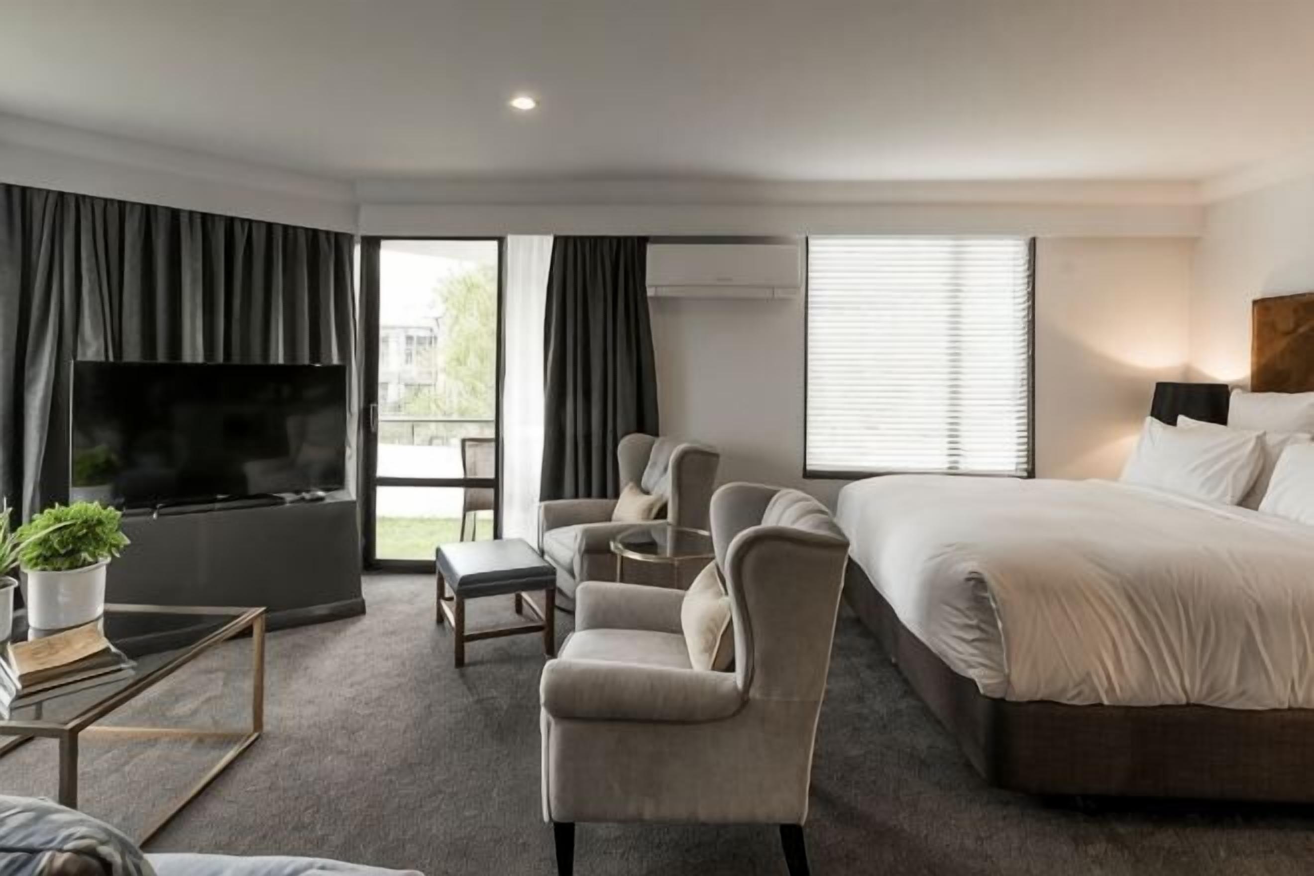 Lakens van Egyptisch katoen, luxe beddengoed, een minibar