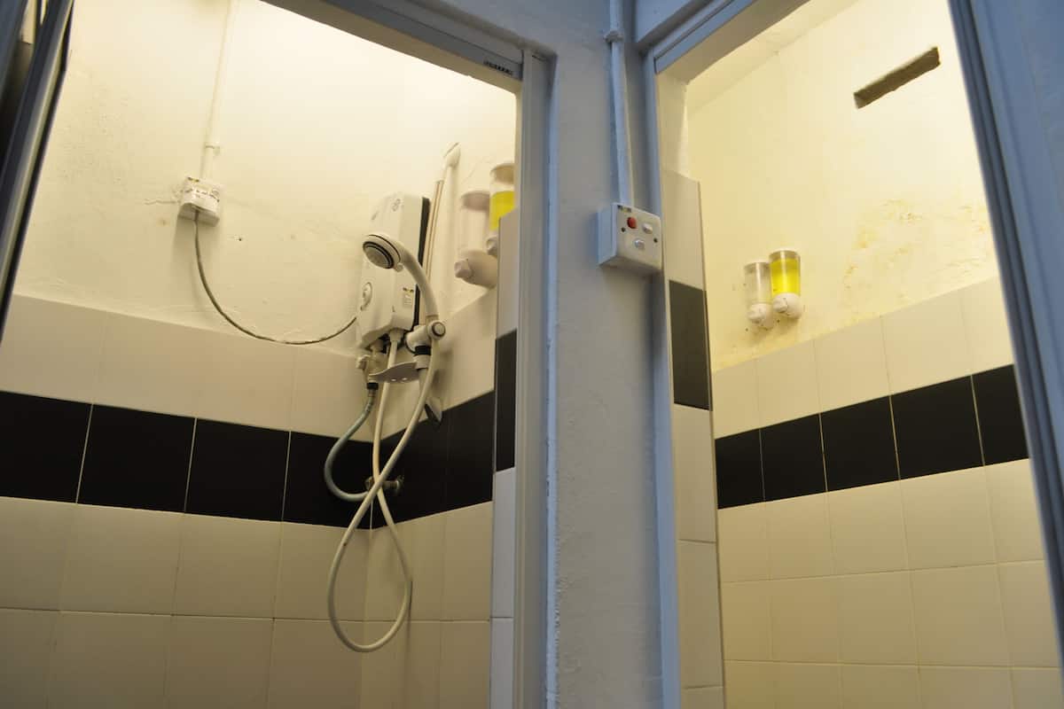 Badkamer met douche