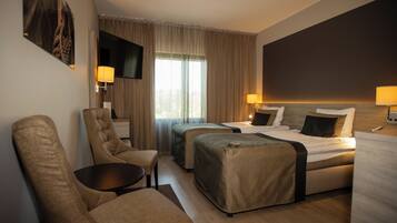 Superior Twin Room | Desk, blackout drapes, soundproofing, free cribs/infant beds