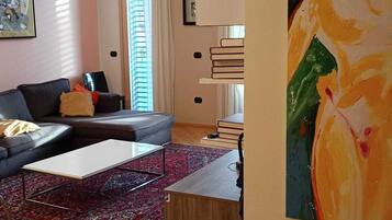 Căn hộ có thiết kế đặc sắc, 2 phòng ngủ | Minibar, màn/rèm cản sáng, phòng cách âm, bàn ủi/dụng cụ ủi quần áo