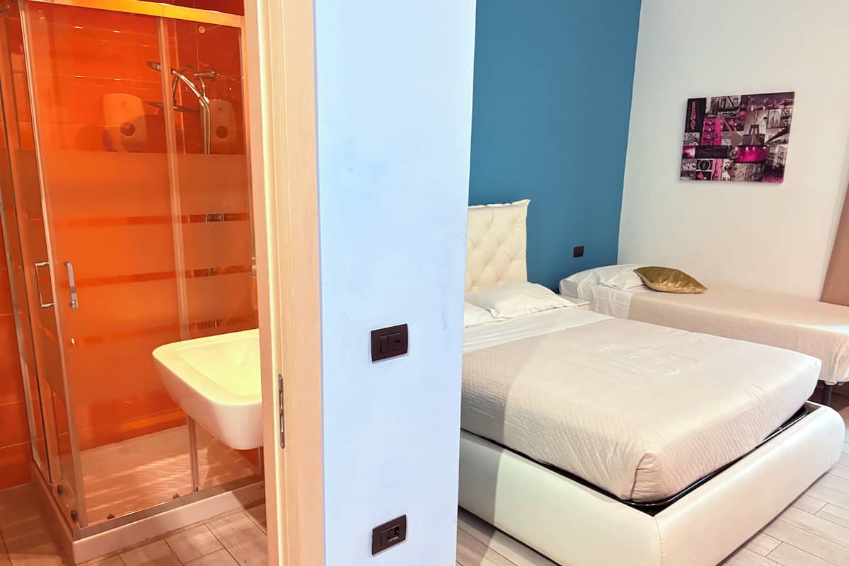 Minibar, Verdunkelungsvorhänge, schallisolierte Zimmer