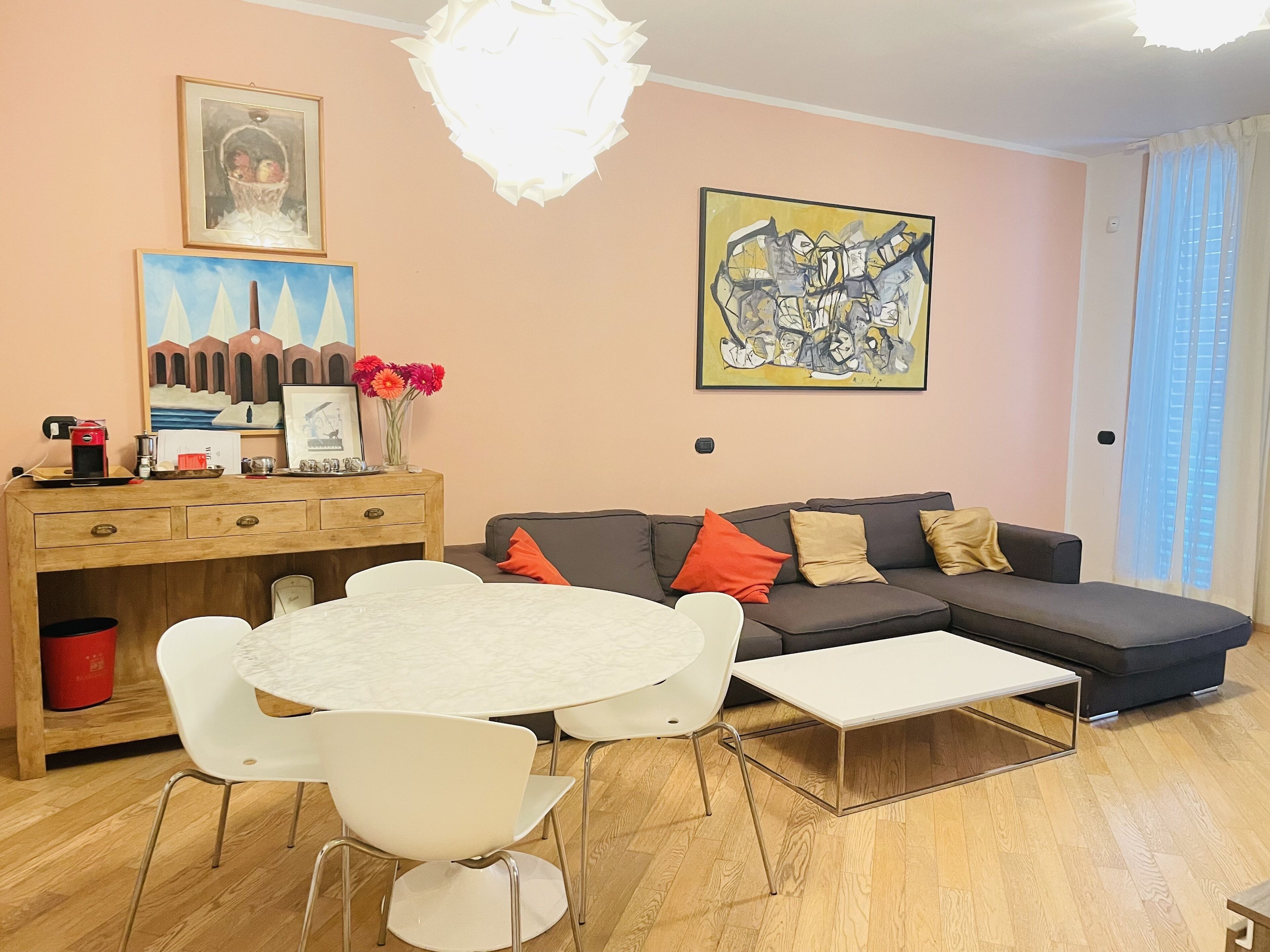 Appartement Design, 2 chambres | Salle de séjour | TV connectée de 40 cm avec chaînes par satellite, télévision