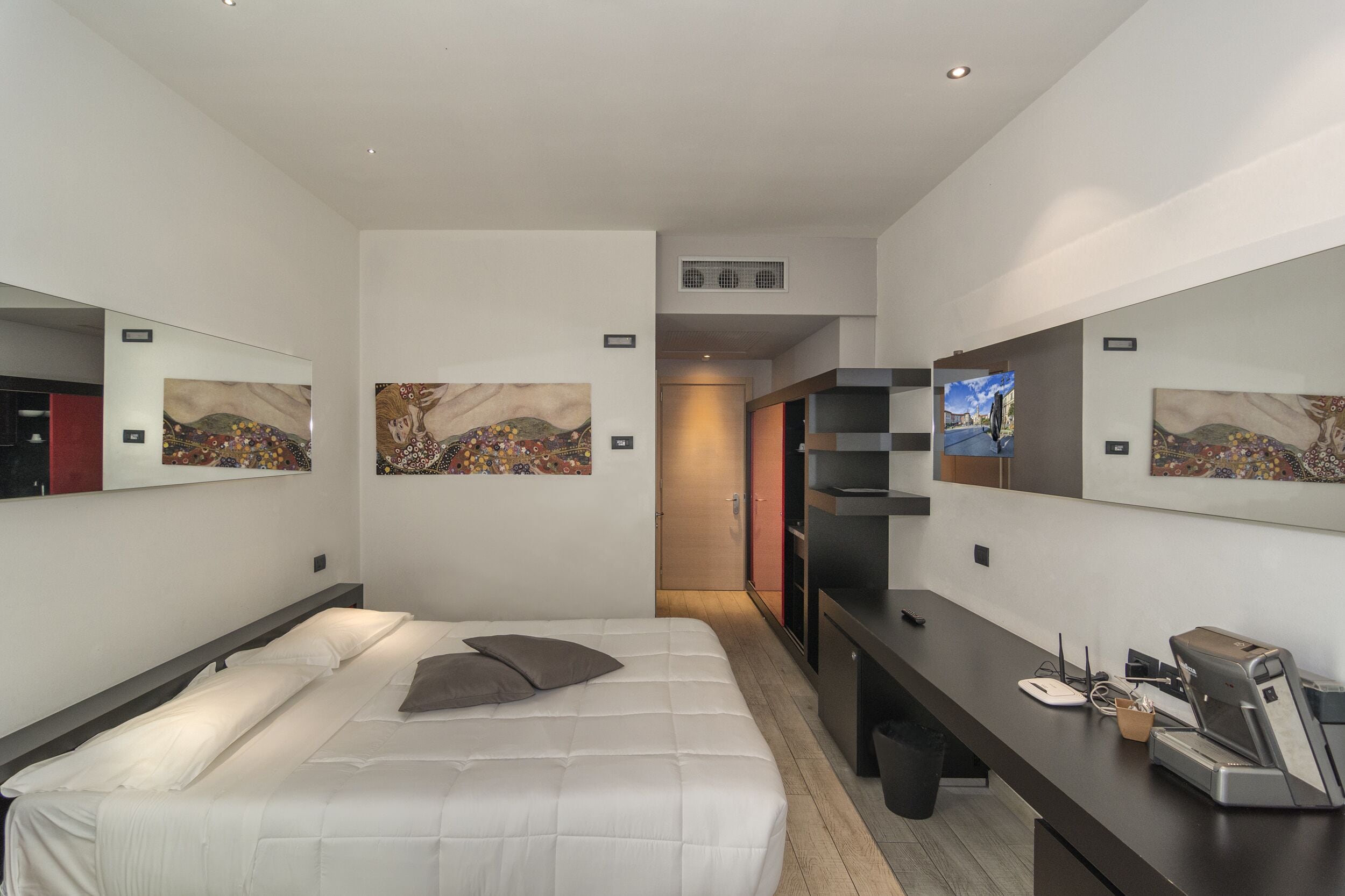 1 bedroom, premium bedding, down duvets, desk