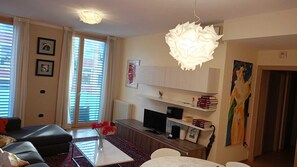 Design Apartment, 2 Bedrooms | Minibar, blackout curtains, soundproofing, iron/ironing board