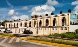 ด้านหน้าที่พัก