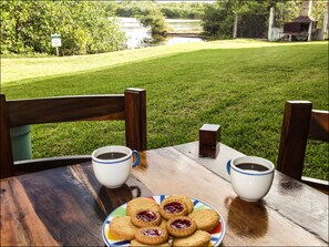 รับประทานอาหารกลางแจ้ง