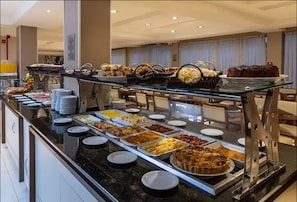 Desayuno bufé gratuito y diario