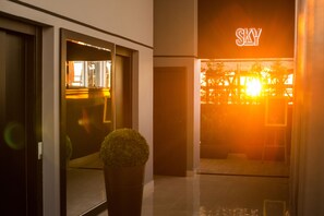 Bar junto a la piscina