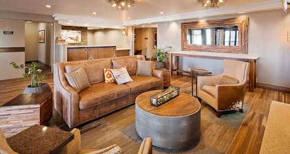 Best Western Plus Cottontree Inn