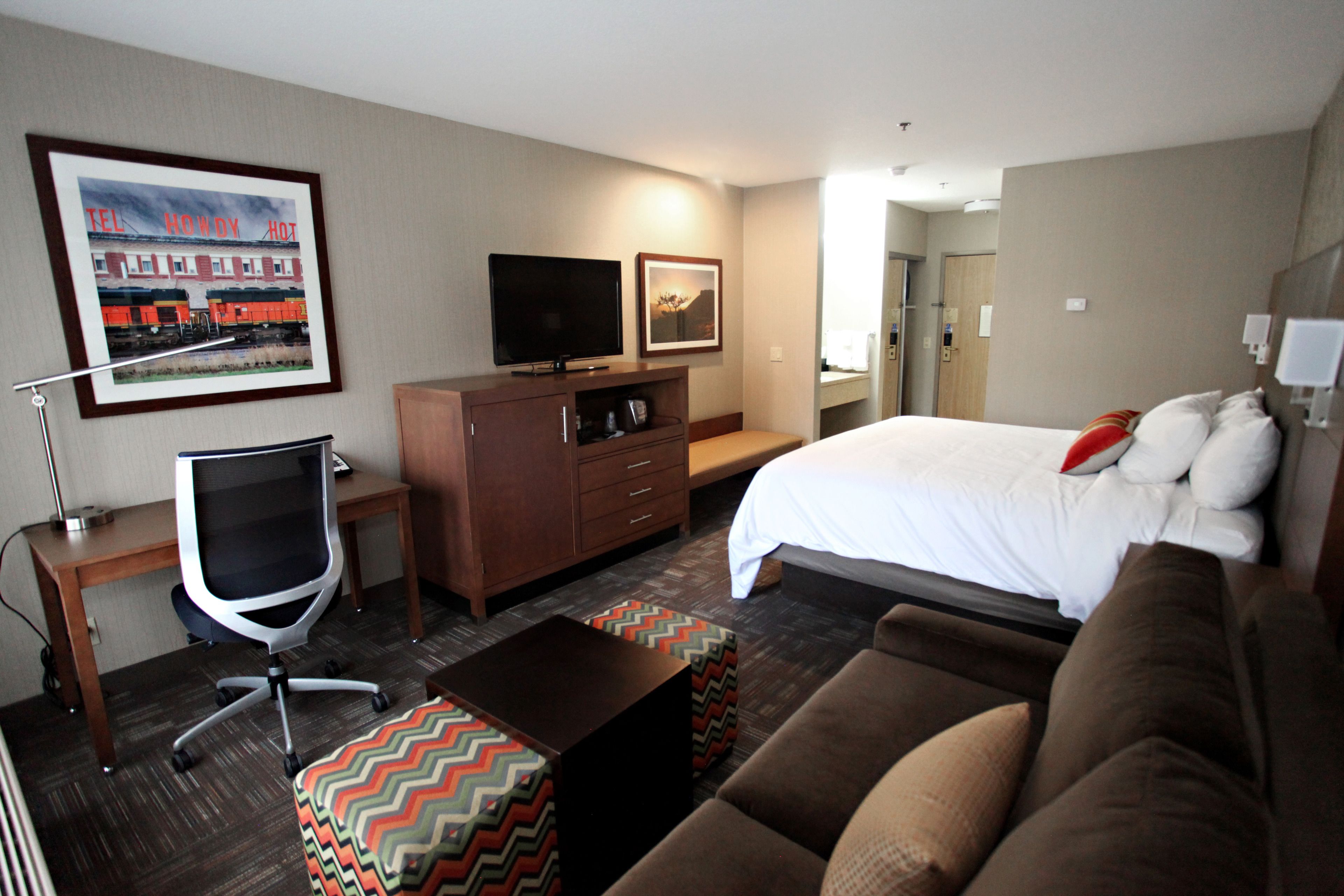 standard room, 1 king bed, non smoking (with sofabed) | iron/ironing board, free cots/infant beds, free wifi, bed sheets