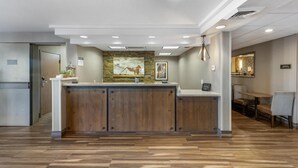 Lobby - Best Western Plus Cottontree Inn (Idaho Falls)