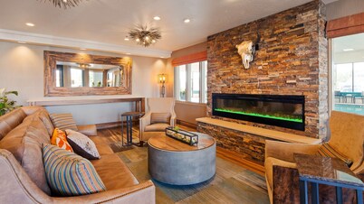 Best Western Plus Cottontree Inn