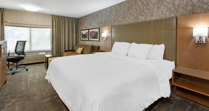 Best Western Plus Cottontree Inn