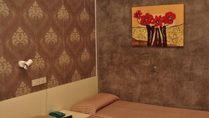Quarto triplo | Cofres nos quartos, escrivaninha, berços (sobretaxa), Wi-Fi de cortesia