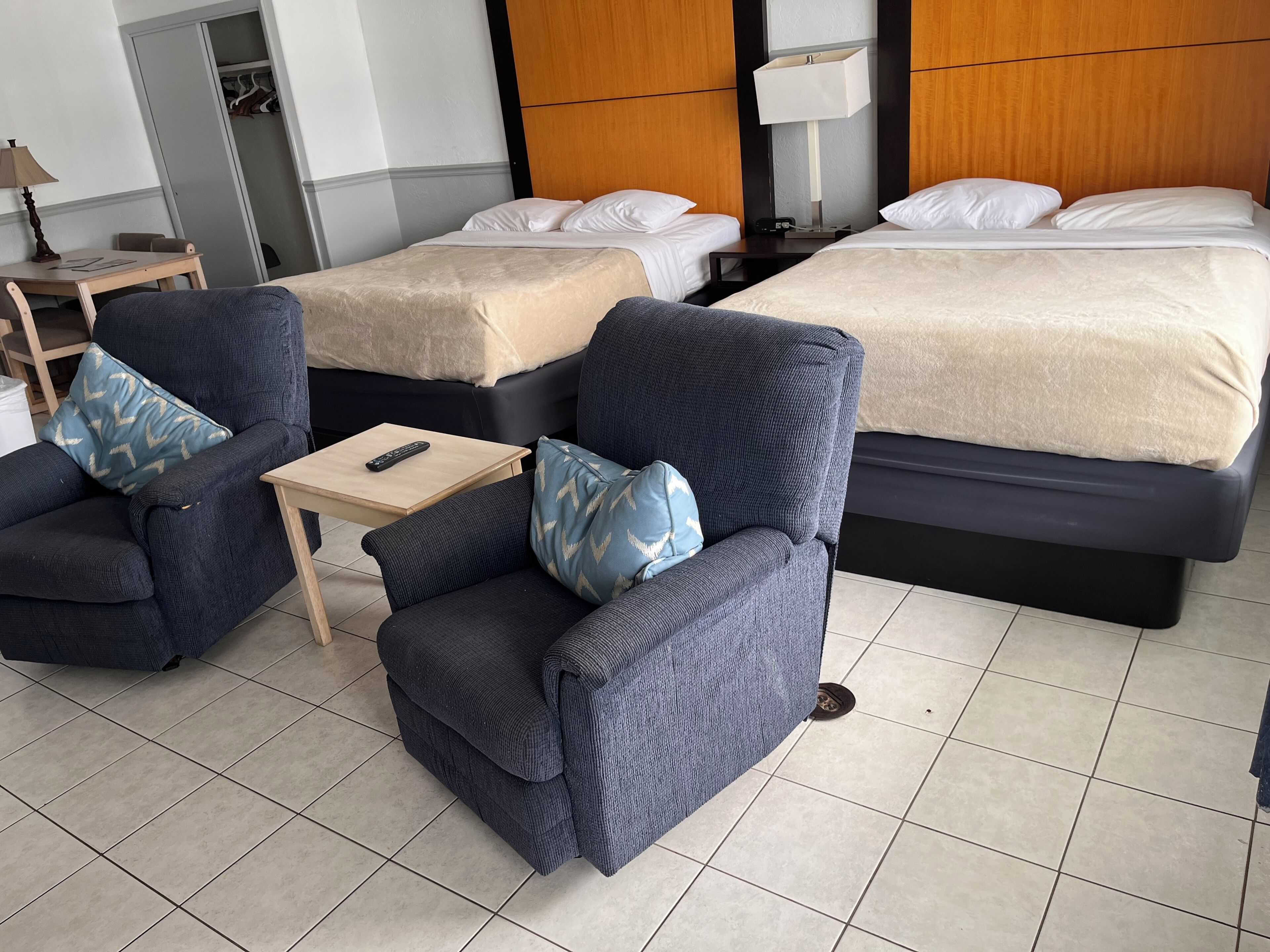 Deluxe Double Room, Partial Ocean View | Premium bedding, laptop workspace, soundproofing, WiFi (free)