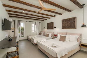 Deluxe Room (4 Guests)