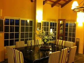 تفاصيل الفندق من الداخل