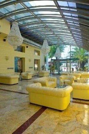 Lobby sitting area. Astoria Hotel