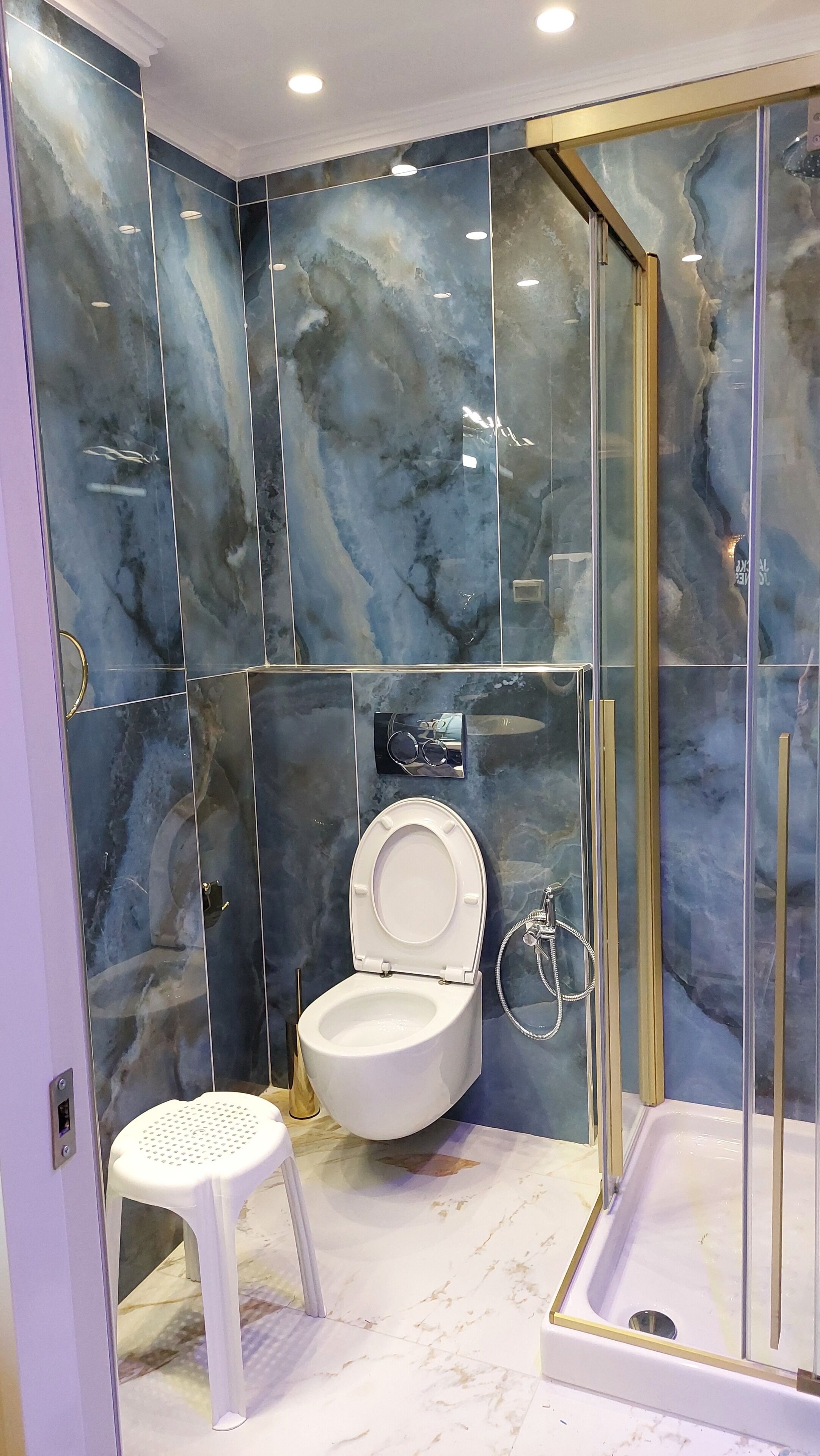 Camera tripla | Bagno | Doccia, soffione a pioggia, set di cortesia gratuito, asciugacapelli