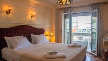 Deluxe-Doppelzimmer, 1 Queen-Bett | Hochwertige Bettwaren, Zimmersafe, individuell dekoriert