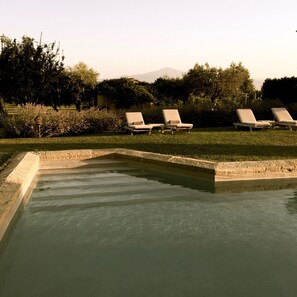 Outdoor pool, pool umbrellas, sun loungers - Relais La Saracina (Pienza)