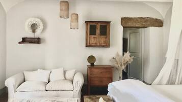 Suite | Minibar, una scrivania, Wi-Fi gratuito, lenzuola