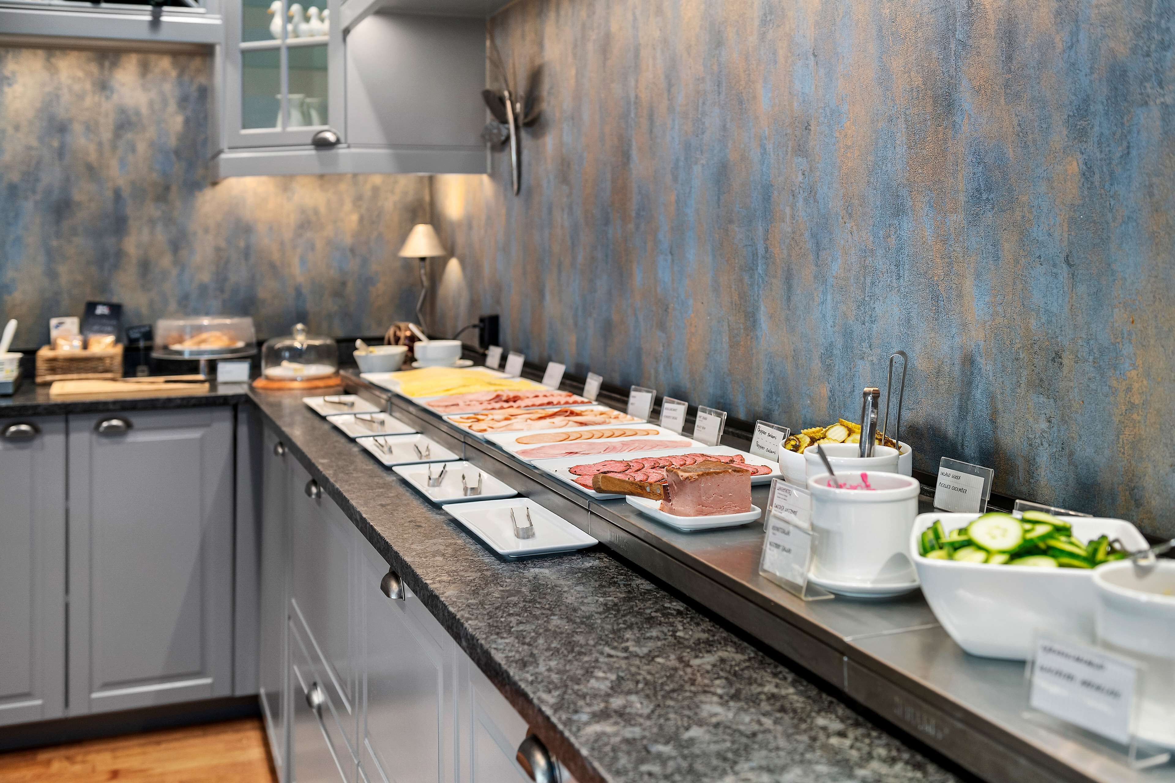 Gratis komplett frukost varje dag 