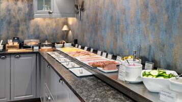 Gratis komplett frukost varje dag